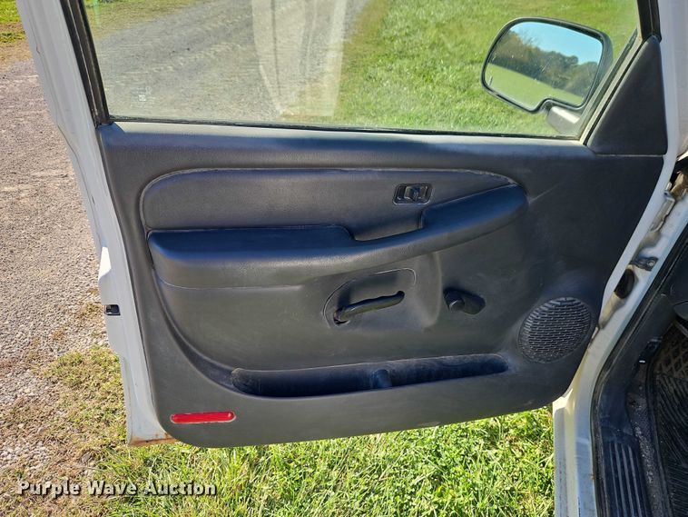 image for item EO4730 2006 Chevrolet Silverado 1500 pickup truck