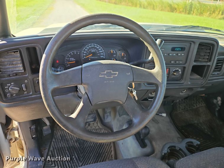 image for item EO4730 2006 Chevrolet Silverado 1500 pickup truck