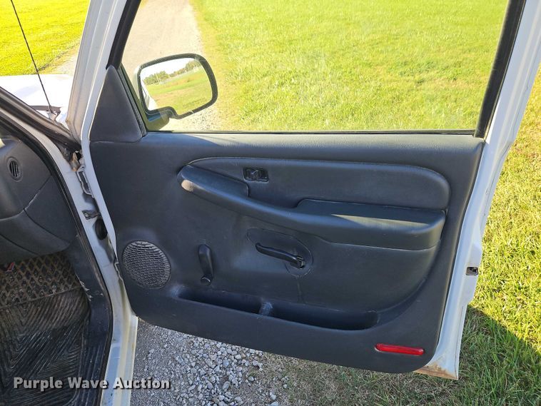 image for item EO4730 2006 Chevrolet Silverado 1500 pickup truck