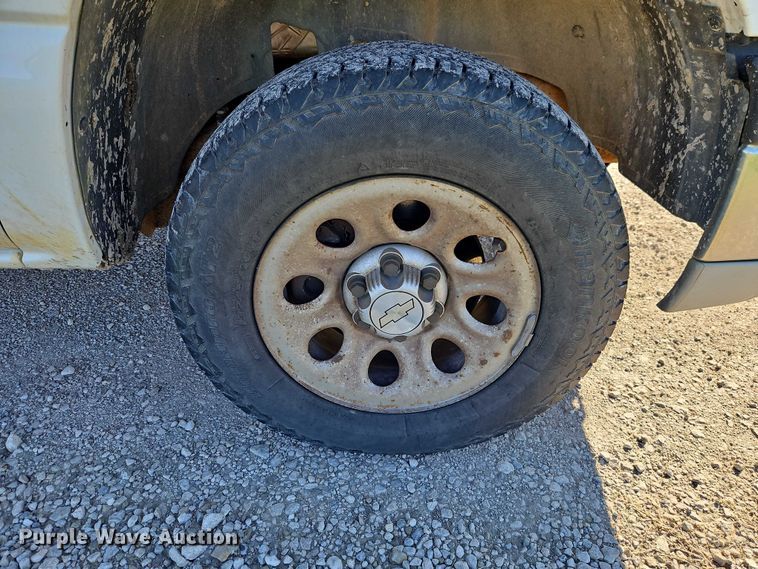 image for item EO4730 2006 Chevrolet Silverado 1500 pickup truck