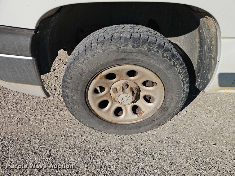 image for item EO4730 2006 Chevrolet Silverado 1500 pickup truck