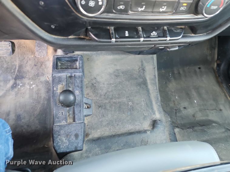 image for item EO4738 2015 Chevrolet Silverado 1500 Double Cab pickup truck