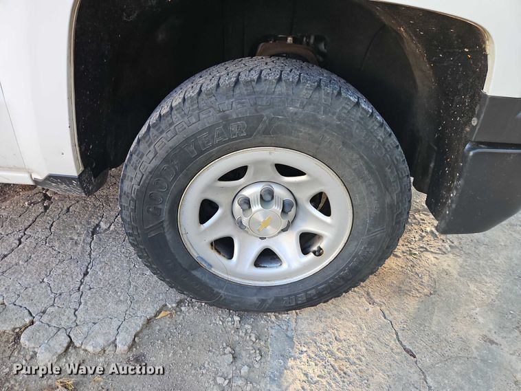 image for item EO4738 2015 Chevrolet Silverado 1500 Double Cab pickup truck