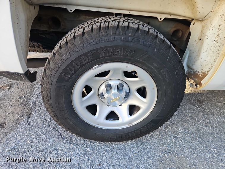 image for item EO4738 2015 Chevrolet Silverado 1500 Double Cab pickup truck