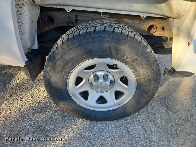 image for item EO4738 2015 Chevrolet Silverado 1500 Double Cab pickup truck