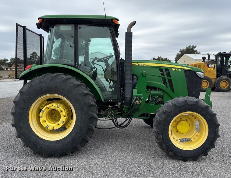 image for item EP0709 2014 John Deere 5100E MFWD tractor