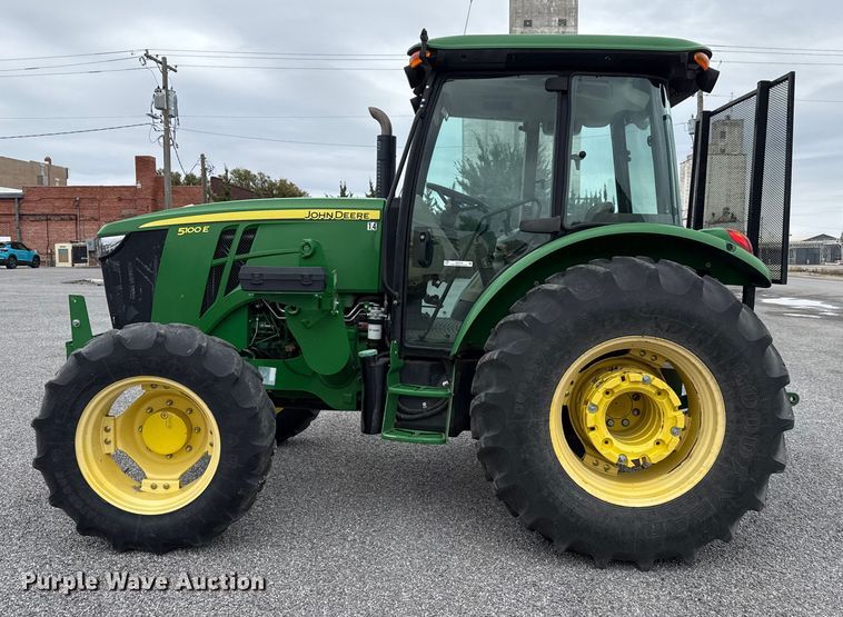 image for item EP0709 2014 John Deere 5100E MFWD tractor