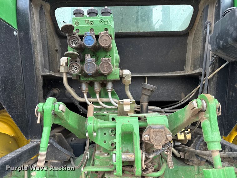 image for item EP0709 2014 John Deere 5100E MFWD tractor