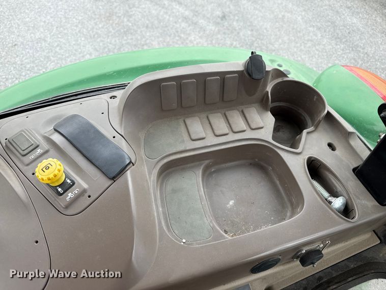 image for item EP0709 2014 John Deere 5100E MFWD tractor