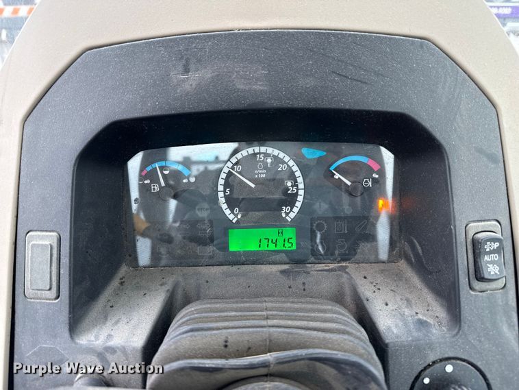 image for item EP0709 2014 John Deere 5100E MFWD tractor