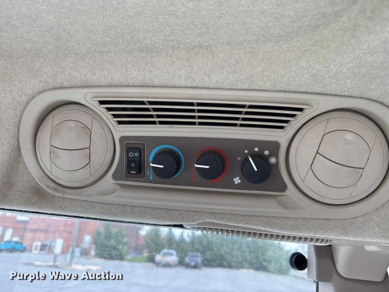 image for item EP0709 2014 John Deere 5100E MFWD tractor