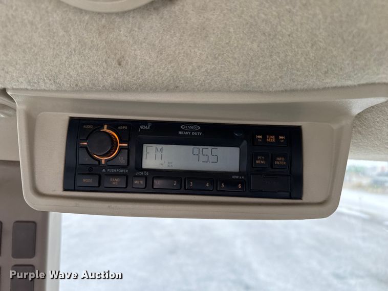 image for item EP0709 2014 John Deere 5100E MFWD tractor