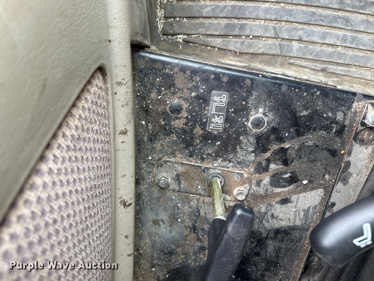 image for item EP0709 2014 John Deere 5100E MFWD tractor