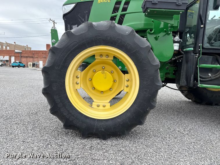 image for item EP0709 2014 John Deere 5100E MFWD tractor