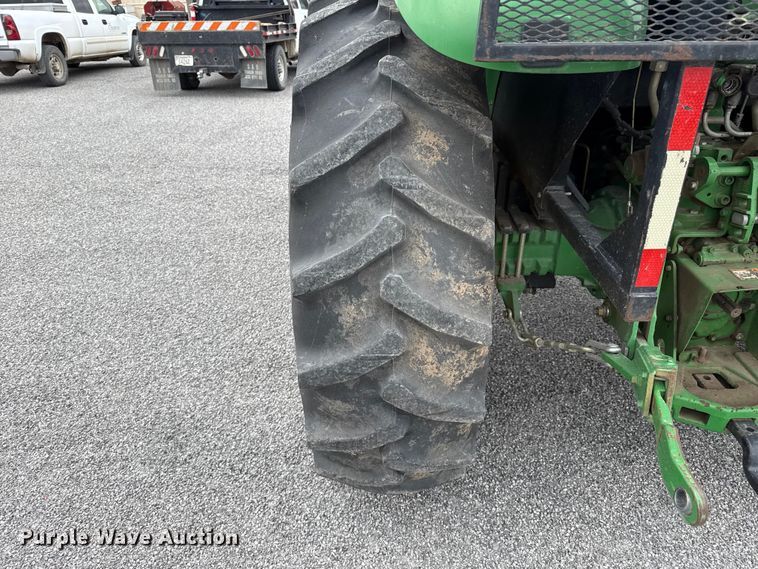 image for item EP0709 2014 John Deere 5100E MFWD tractor