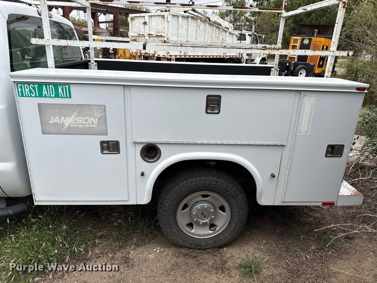 image for item EP0711 2008 Ford F250 utility bed pickup truck