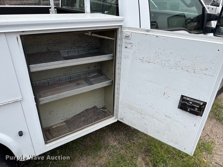 image for item EP0711 2008 Ford F250 utility bed pickup truck