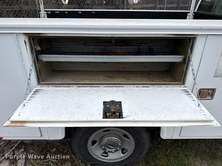 image for item EP0711 2008 Ford F250 utility bed pickup truck