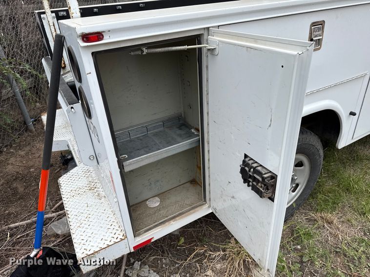 image for item EP0711 2008 Ford F250 utility bed pickup truck