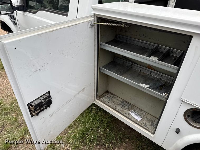 image for item EP0711 2008 Ford F250 utility bed pickup truck