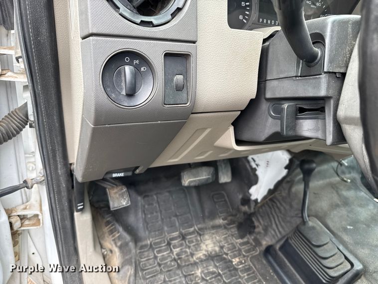 image for item EP0711 2008 Ford F250 utility bed pickup truck