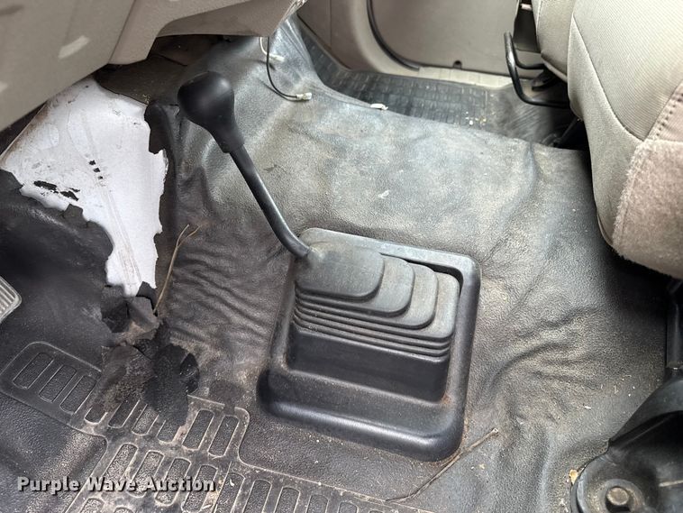 image for item EP0711 2008 Ford F250 utility bed pickup truck