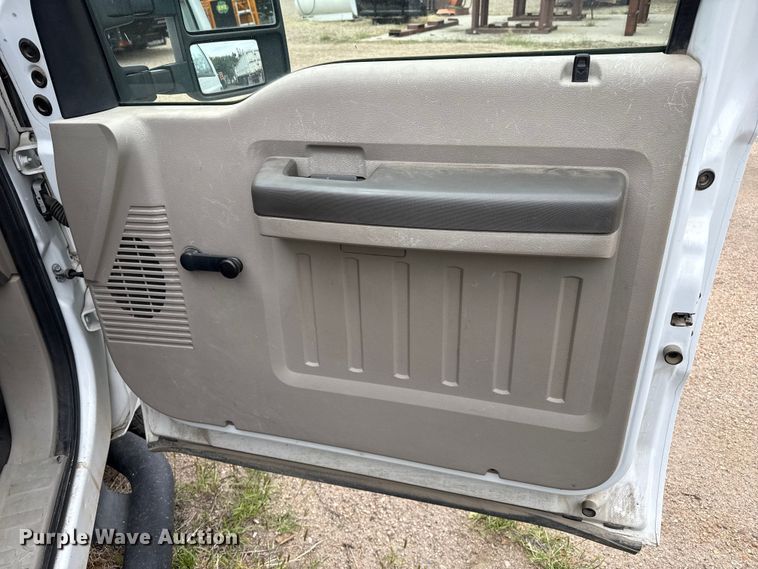 image for item EP0711 2008 Ford F250 utility bed pickup truck