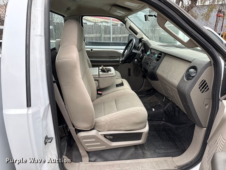 image for item EP0711 2008 Ford F250 utility bed pickup truck