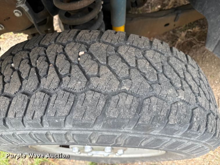 image for item EP0711 2008 Ford F250 utility bed pickup truck