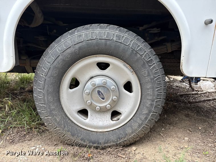 image for item EP0711 2008 Ford F250 utility bed pickup truck