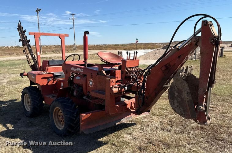 image for item EP0719 Ditch Witch R40 trencher