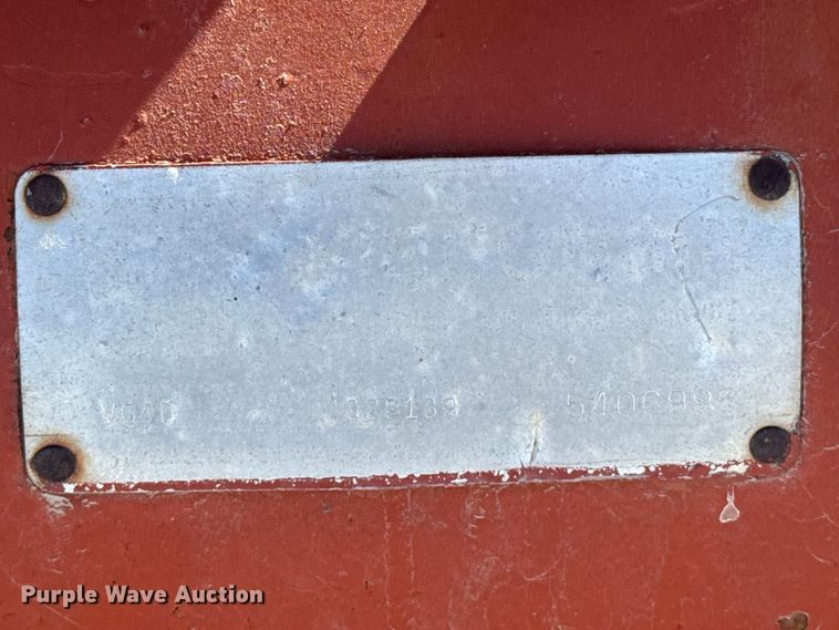 image for item EP0719 Ditch Witch R40 trencher