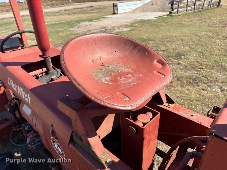 image for item EP0719 Ditch Witch R40 trencher