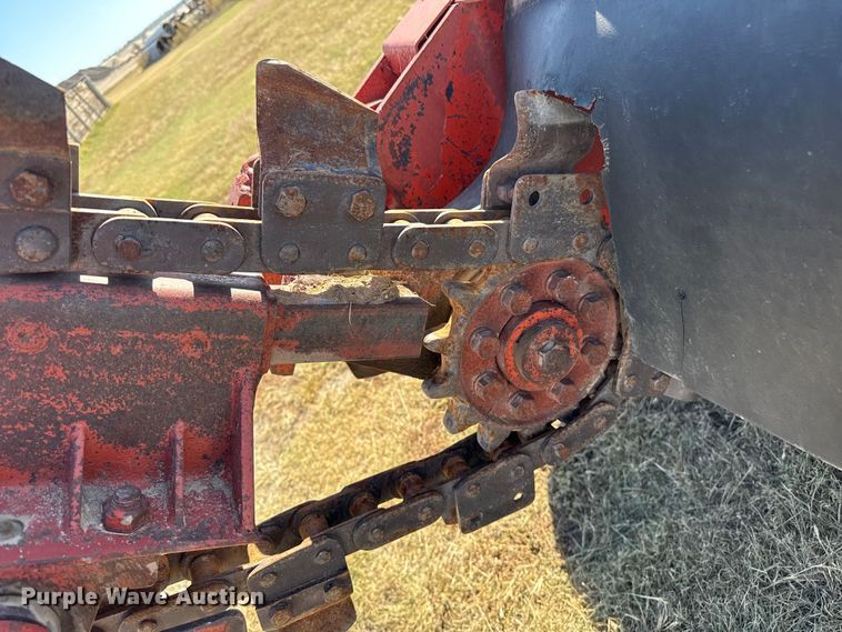 image for item EP0719 Ditch Witch R40 trencher