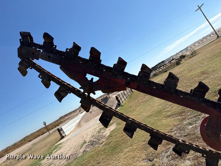 image for item EP0719 Ditch Witch R40 trencher