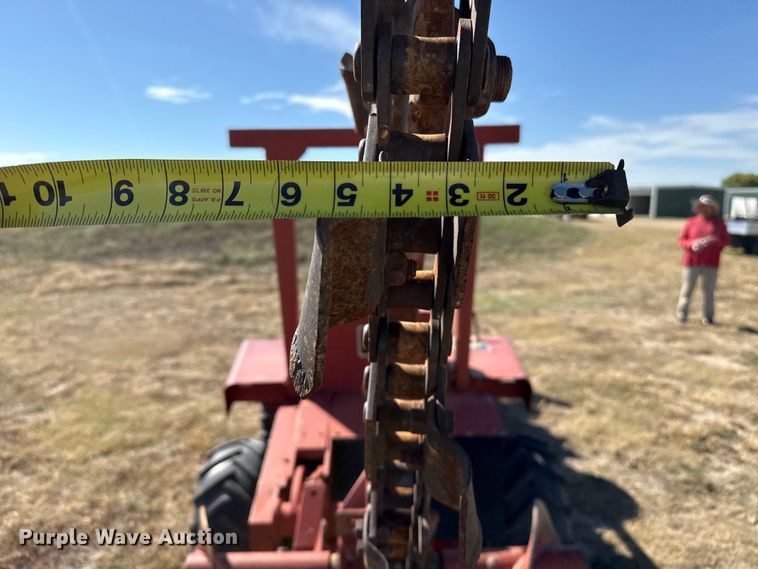 image for item EP0719 Ditch Witch R40 trencher