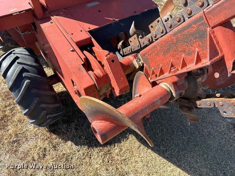 image for item EP0719 Ditch Witch R40 trencher