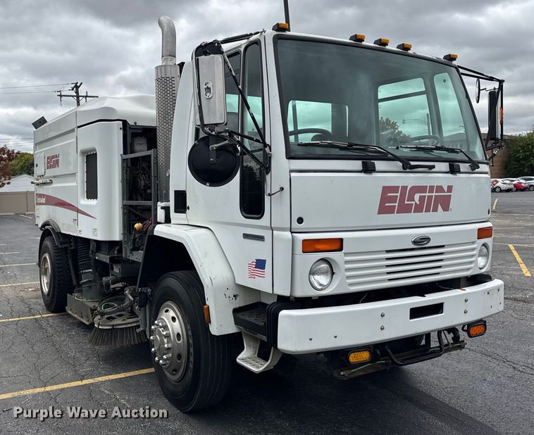 image for item ER0205 2006 Sterling SC8000 street sweeper