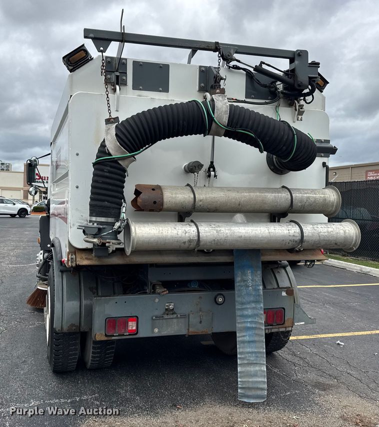 image for item ER0205 2006 Sterling SC8000 street sweeper