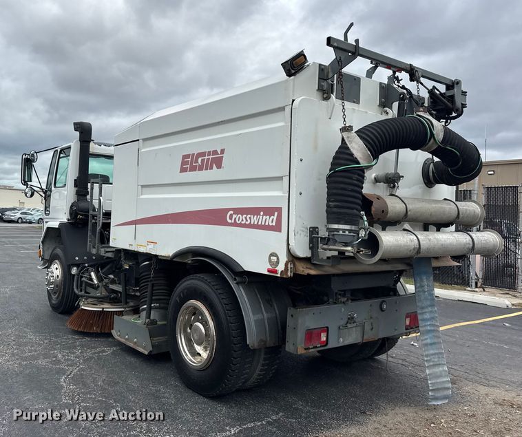 image for item ER0205 2006 Sterling SC8000 street sweeper