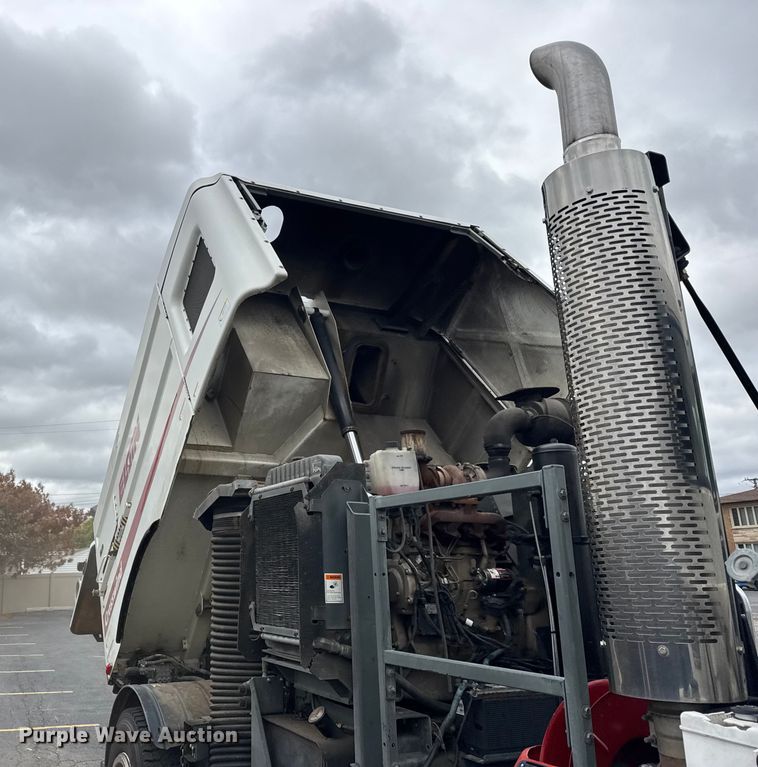 image for item ER0205 2006 Sterling SC8000 street sweeper