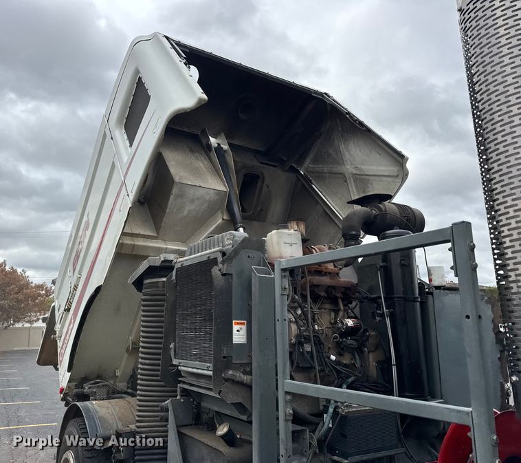 image for item ER0205 2006 Sterling SC8000 street sweeper