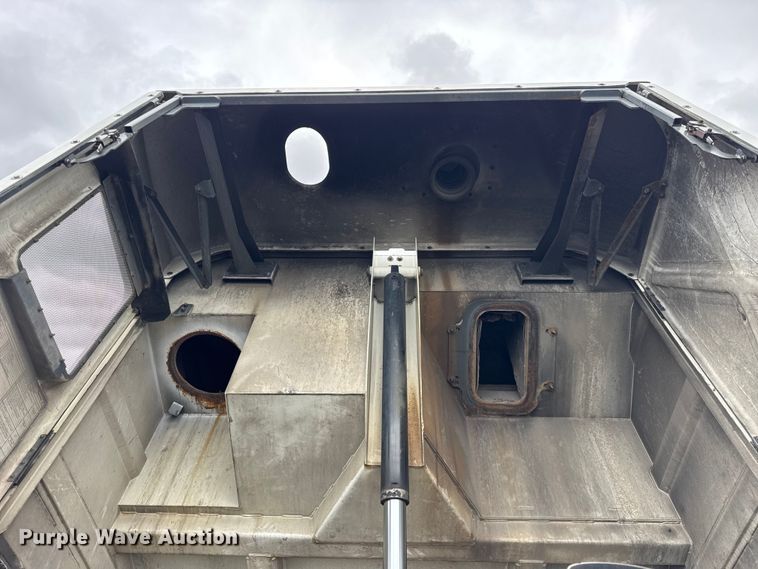 image for item ER0205 2006 Sterling SC8000 street sweeper