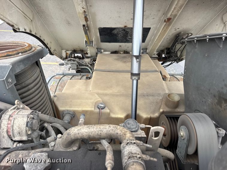 image for item ER0205 2006 Sterling SC8000 street sweeper