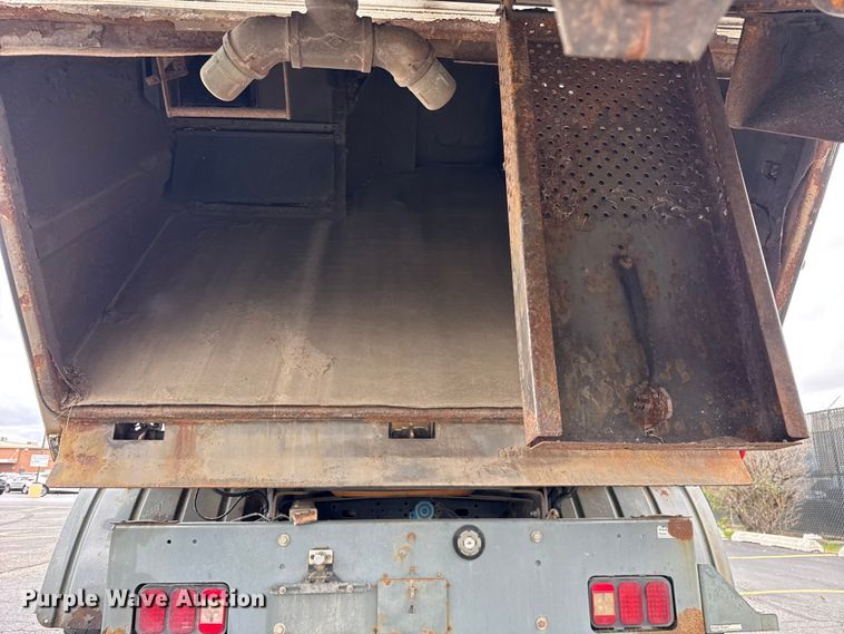 image for item ER0205 2006 Sterling SC8000 street sweeper