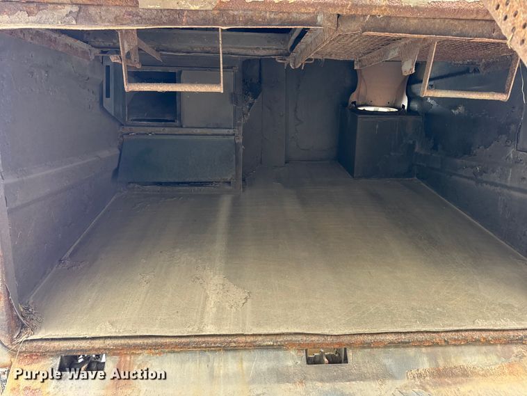 image for item ER0205 2006 Sterling SC8000 street sweeper