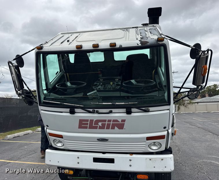 image for item ER0205 2006 Sterling SC8000 street sweeper