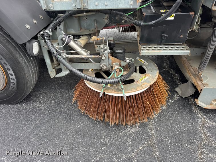image for item ER0205 2006 Sterling SC8000 street sweeper