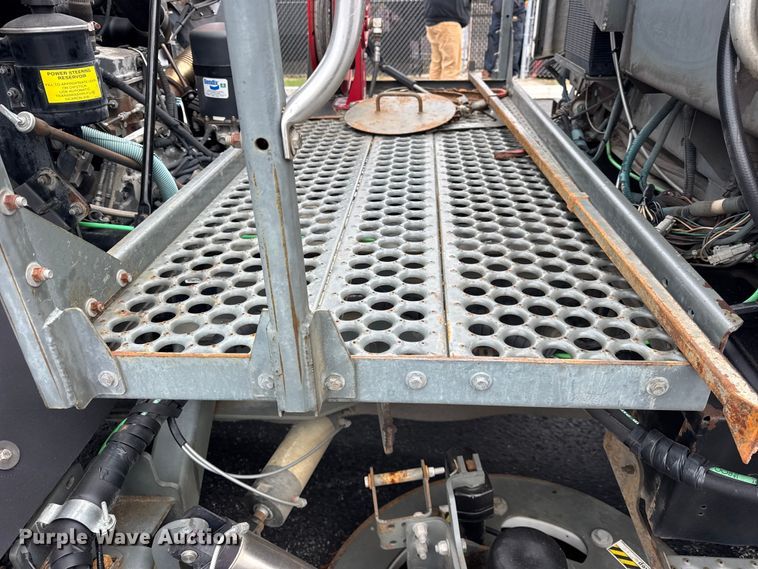 image for item ER0205 2006 Sterling SC8000 street sweeper