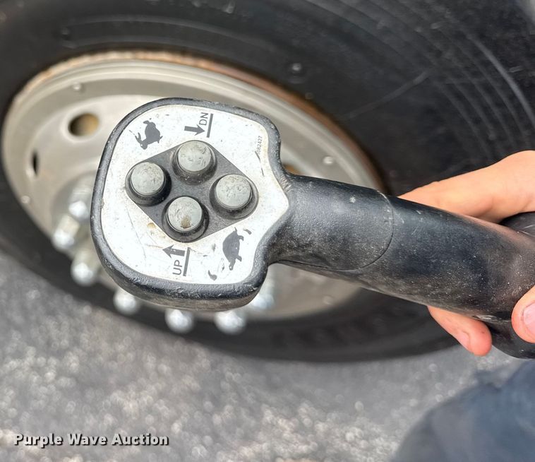 image for item ER0205 2006 Sterling SC8000 street sweeper